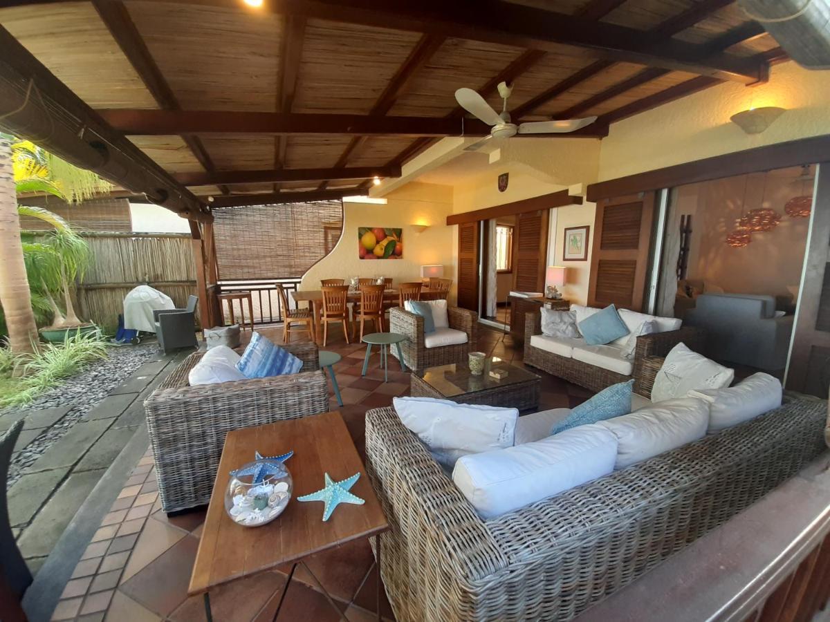 Fantastic Spacious Beachfront Villavacances Гранд-Бэй Экстерьер фото