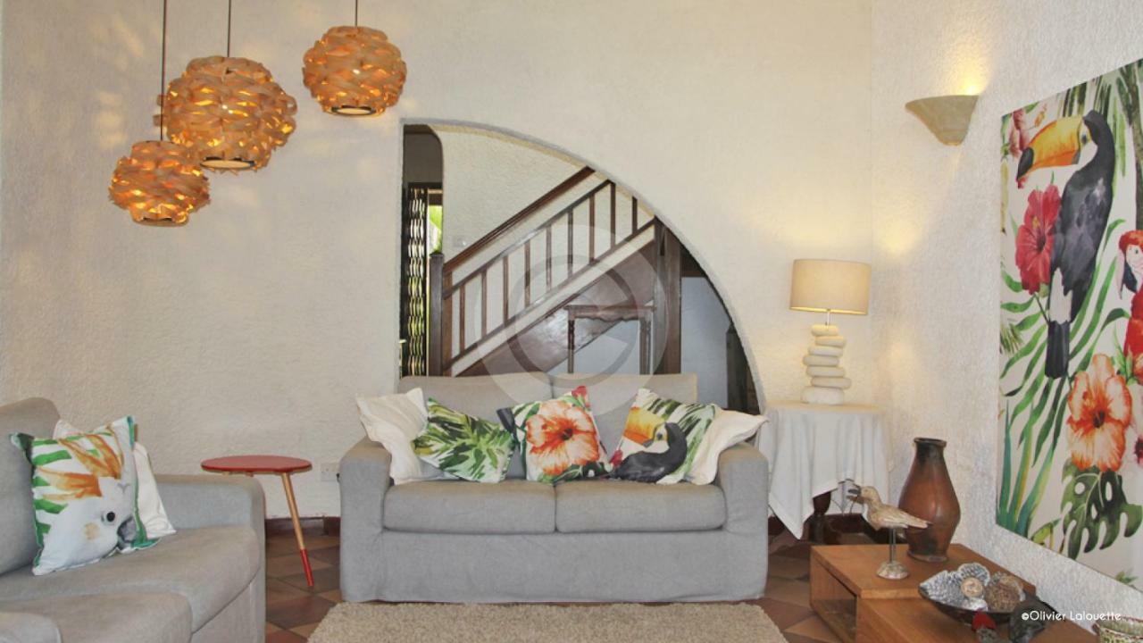 Fantastic Spacious Beachfront Villavacances Гранд-Бэй Экстерьер фото