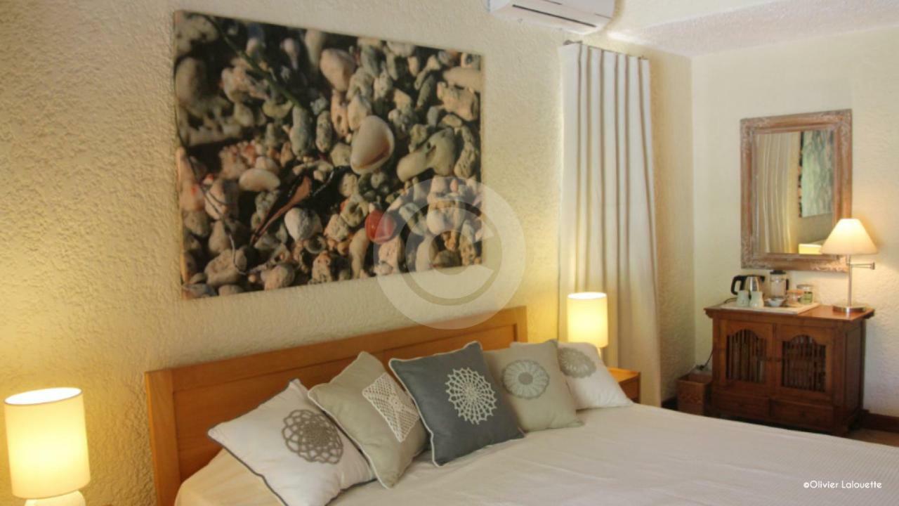 Fantastic Spacious Beachfront Villavacances Гранд-Бэй Экстерьер фото